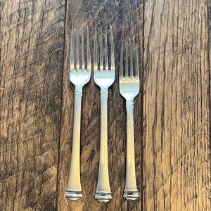 INS548 Stainless Frosted Forks (3) international stainless *bonus spoon